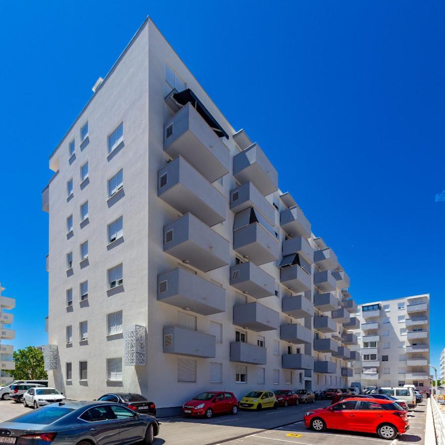 Campanula Apartment With Balcony Zadar Buitenkant foto