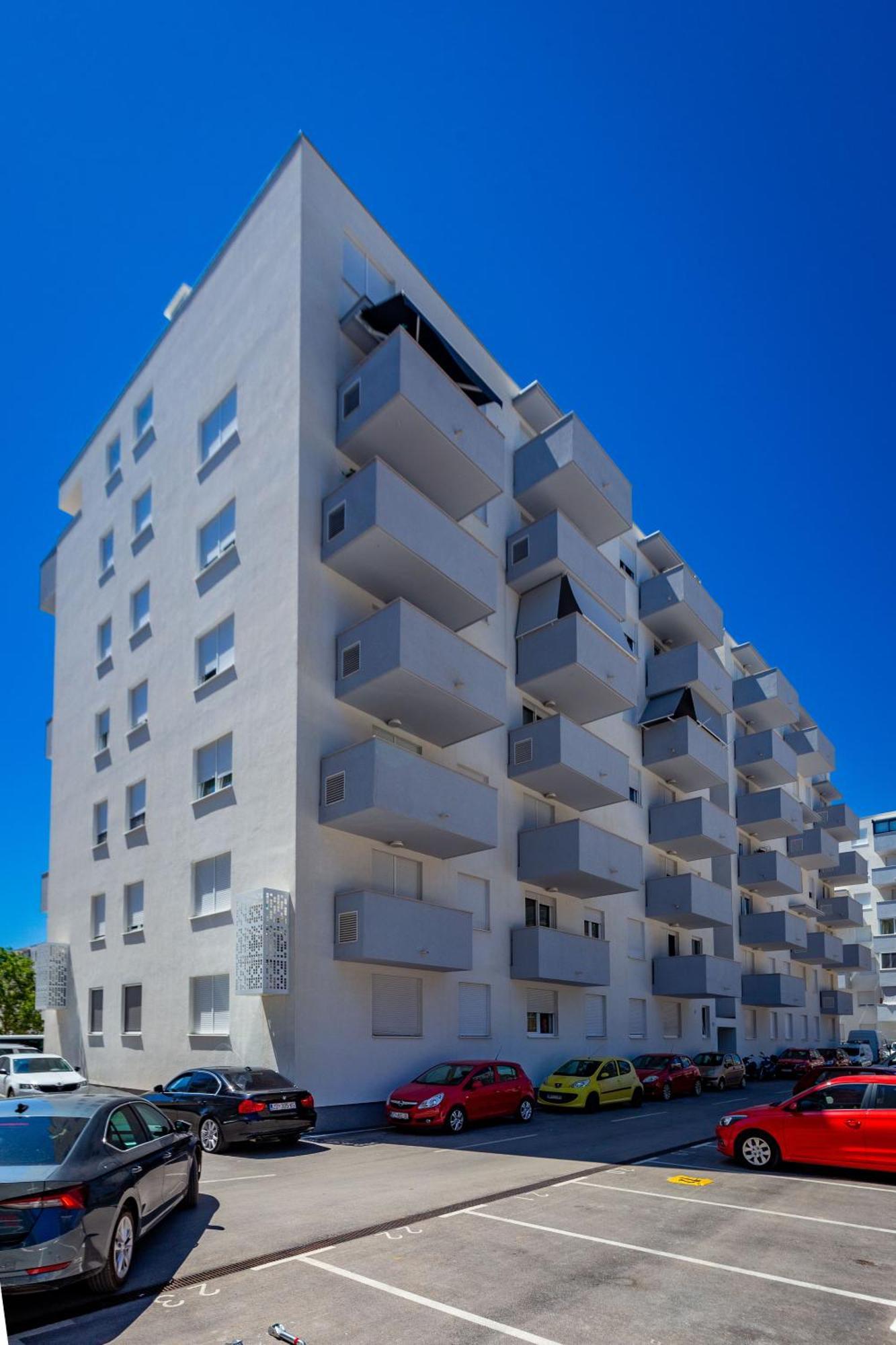 Campanula Apartment With Balcony Zadar Buitenkant foto