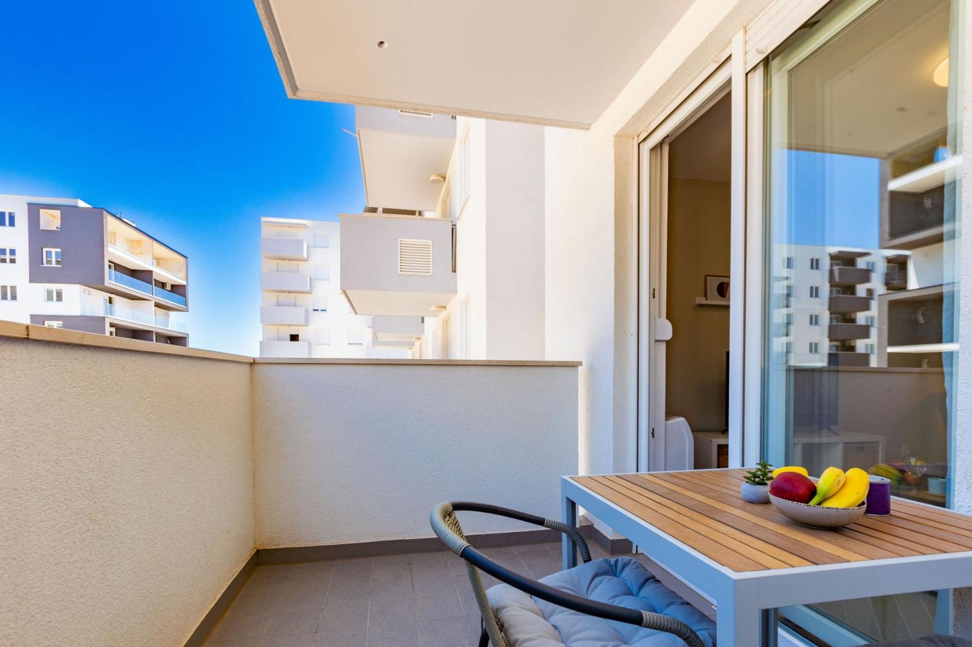Campanula Apartment With Balcony Zadar Buitenkant foto